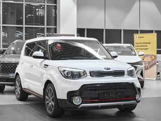 2017 Kia Soul II Рестайлинг, белый, 1449000 рублей, вид 1