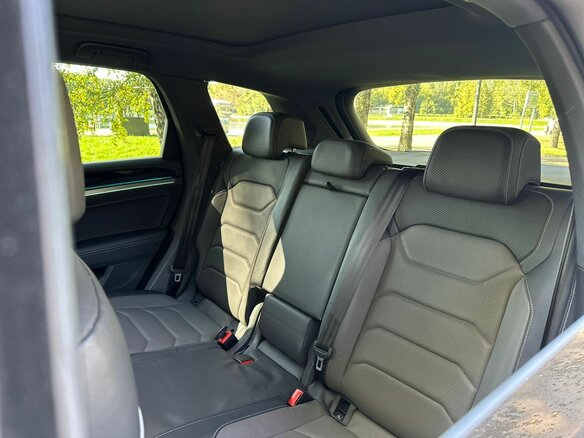 2019 Volkswagen Touareg III, серый, 6750000 рублей - вид 29