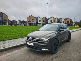 2017 Volkswagen Tiguan II, коричневый, 1850000 рублей, вид 3