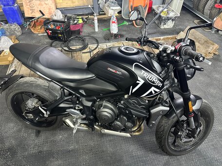 2021 Triumph Trident 660, чёрный, 900000 рублей, вид 1