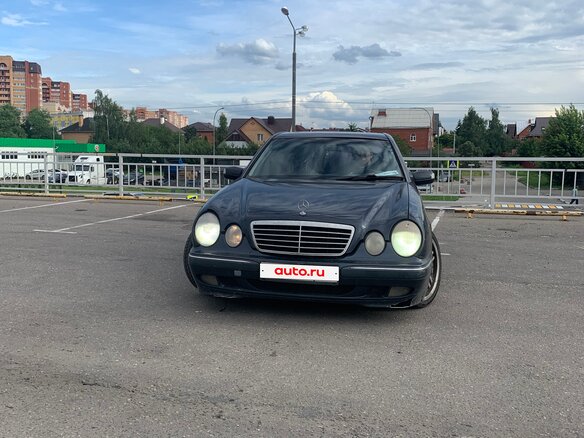 2001 Mercedes-Benz E-Класс 220 II (W210, S210) Рестайлинг, синий, 700000 рублей - вид 4