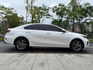 2023 Kia K3 II (China Market) Рестайлинг, белый, 1537300 рублей, вид 4
