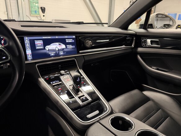 2019 Porsche Panamera 4 Sport Turismo II, серый, 8499000 рублей - вид 25