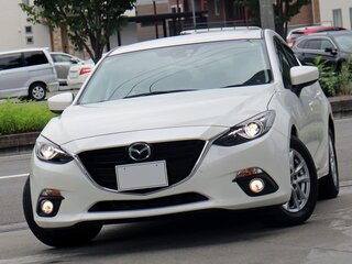 2019 Mazda Axela III Рестайлинг, белый, 1084000 рублей, вид 2