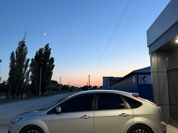 2008 Ford Focus II Рестайлинг, серебристый, 670000 рублей - вид 3