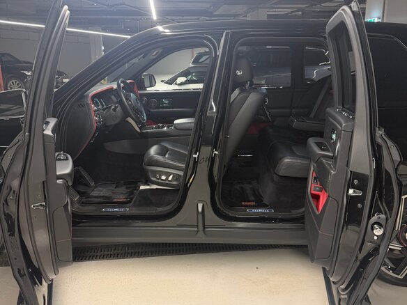 2022 Rolls-Royce Cullinan Black Badge I (Series I), чёрный, 32990000 рублей - вид 11