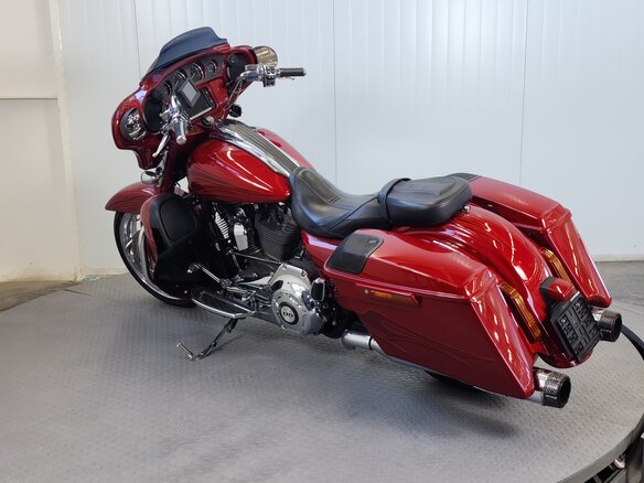 2016 Harley-Davidson CVO Street Glide, красный, 1569000 рублей - вид 5