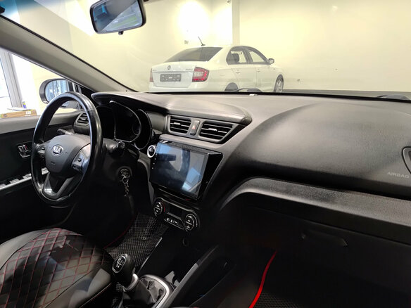 2013 Kia Rio 5-speed III, белый, 640000 рублей - вид 10