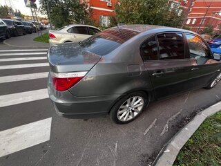 2009 BMW 5 серии 525i V (E60/E61) Рестайлинг, серый, 1050000 рублей, вид 2