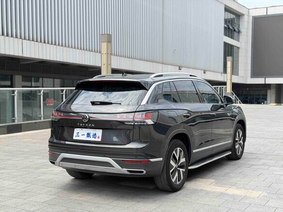 2022 Volkswagen Tayron I Рестайлинг, чёрный, 2285000 рублей - вид 4