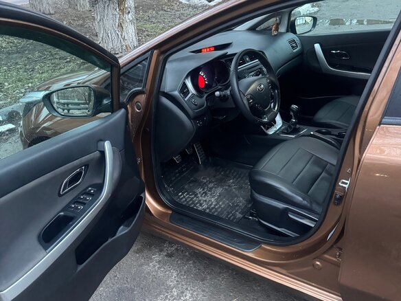 2015 Kia Ceed II Рестайлинг, коричневый, 920000 рублей - вид 18