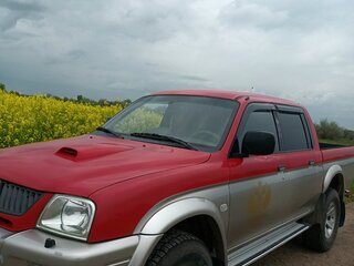 2005 Mitsubishi L200 III, красный, 900000 рублей, вид 5