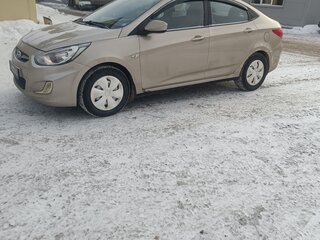 2011 Hyundai Solaris I, золотистый, 650000 рублей, вид 2