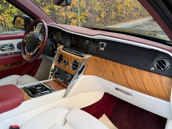 2019 Rolls-Royce Cullinan I (Series I), красный, 26500000 рублей - вид 24