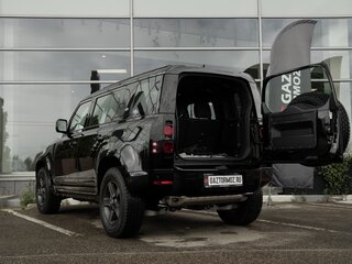 2022 Land Rover Defender 110 II, чёрный, 8390000 рублей, вид 4