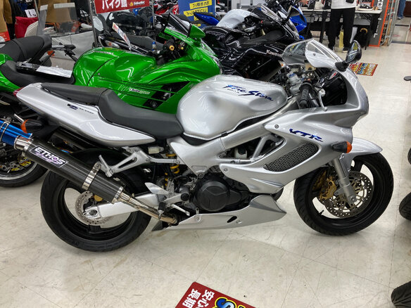 1999 Honda VTR 1000, серебристый, 330000 рублей - вид 3