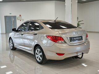 2013 Hyundai Solaris I, золотистый, 589000 рублей, вид 4