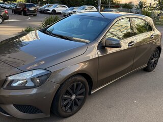 2014 Mercedes-Benz A-Класс 200 III (W176), серый, 1350000 рублей, вид 3
