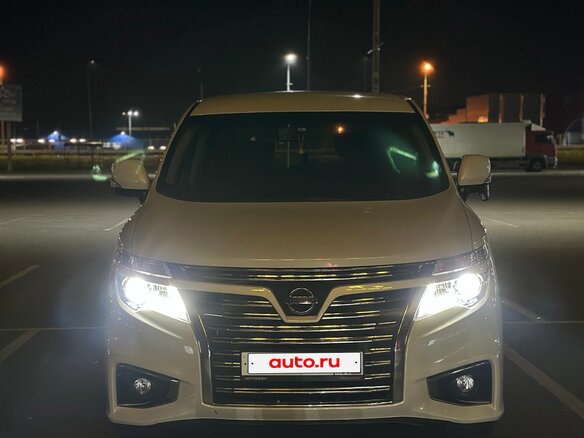 2017 Nissan Elgrand III (E52) Рестайлинг, белый, 3200000 рублей - вид 1