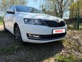 2018 Skoda Rapid I Рестайлинг, белый, 960000 рублей