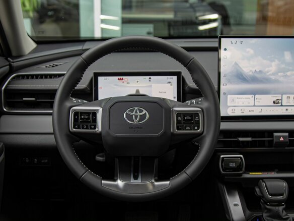 2026 Toyota RAV4 VI (XA60), чёрный, 4700000 рублей - вид 11