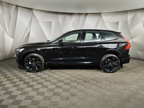 2025 Volvo XC60 II Рестайлинг 2, чёрный, 6395150 рублей - вид 4