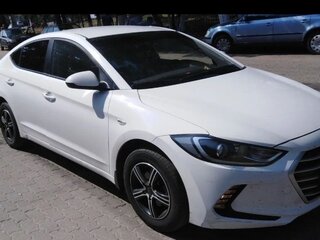 2017 Hyundai Elantra VI (AD), белый, 1200000 рублей, вид 2