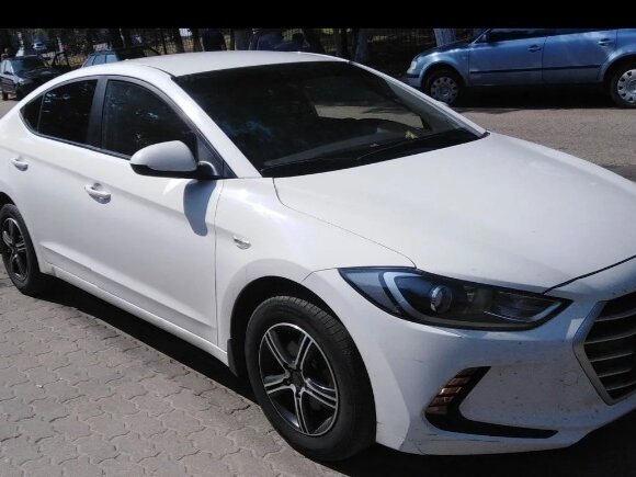2017 Hyundai Elantra VI (AD), белый, 1200000 рублей - вид 1