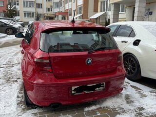 2008 BMW 1 серии 120i I (E81/E82/E87/E88) Рестайлинг, красный, 900000 рублей, вид 4