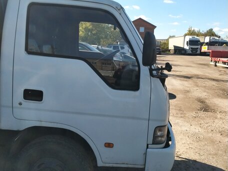 2003 Kia K-Series, белый, 800000 рублей, вид 2
