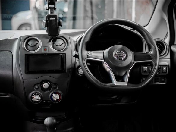 2020 Nissan Note II Рестайлинг, белый, 950000 рублей - вид 6