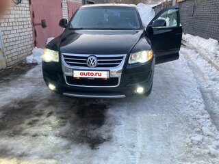 2007 Volkswagen Touareg I Рестайлинг, чёрный, 900000 рублей, вид 2
