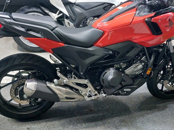 2025 Honda NC 750X, красный, 1200000 рублей - вид 1