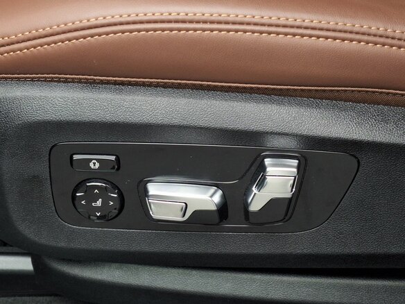 2025 BMW X6 40i III (G06) Рестайлинг, чёрный, 15150000 рублей - вид 13