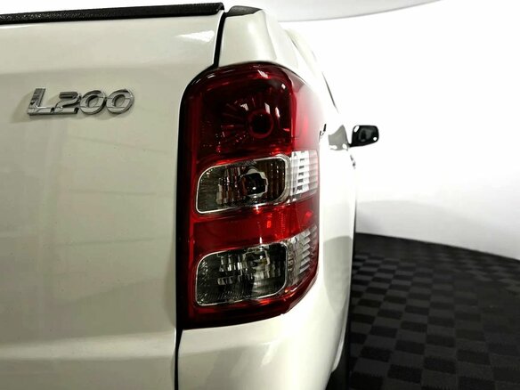 2017 Mitsubishi L200 V, белый, 2350000 рублей - вид 19