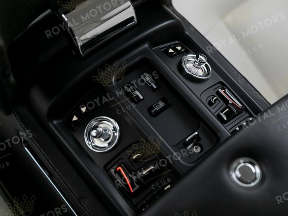 2016 Rolls-Royce Phantom Long Extended VII Рестайлинг (Series II), чёрный, 21700000 рублей - вид 11
