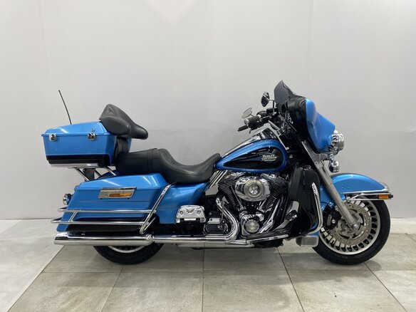 2010 Harley-Davidson Electra Glide, голубой, 759000 рублей
