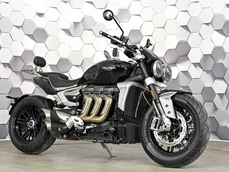 2021 Triumph Rocket 3, чёрный, 1699000 рублей, вид 1