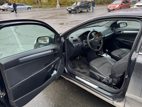 2008 Opel Astra GTC H Рестайлинг, чёрный, 373000 рублей - вид 6