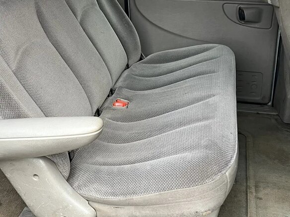 2003 Dodge Caravan IV, серый, 400000 рублей - вид 14