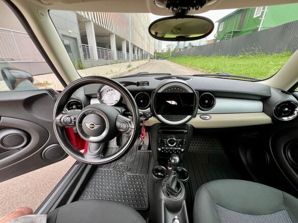 2011 Mini Hatch Cooper II (R56) Рестайлинг, красный - вид 9
