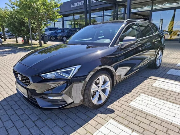 2023 SEAT Leon IV, чёрный - вид 1
