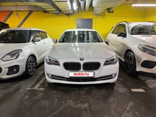 2013 BMW 5 серии 530d xDrive VI (F10/F11/F07), белый, 2200000 рублей, вид 2
