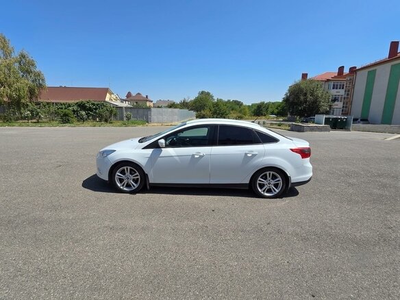 2013 Ford Focus III, белый, 750000 рублей - вид 5