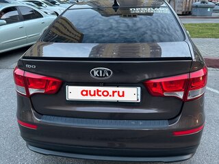 2015 Kia Rio III Рестайлинг, коричневый, 800000 рублей, вид 3