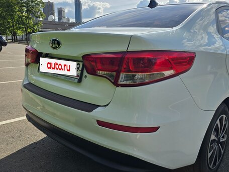 2017 Kia Rio III Рестайлинг, белый, 765000 рублей, вид 5