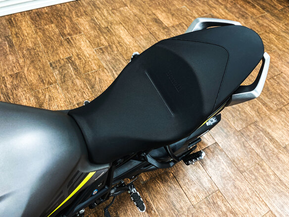 2026 Benelli 752 S, серый, 850000 рублей - вид 12