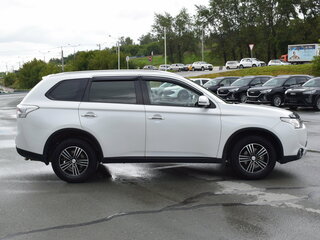 2014 Mitsubishi Outlander III Рестайлинг, белый, 1397000 рублей, вид 4