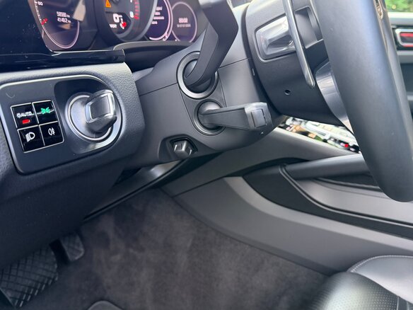 2020 Porsche Cayenne III, серый, 7590000 рублей - вид 19