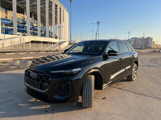2026 Audi Q5 40 TFSI III (GU), чёрный, 6190000 рублей, вид 3